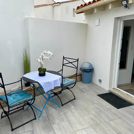 Maisonnette Cosy Au Calme Terrasse Local Velo * Rochefort (Charente-Maritime)