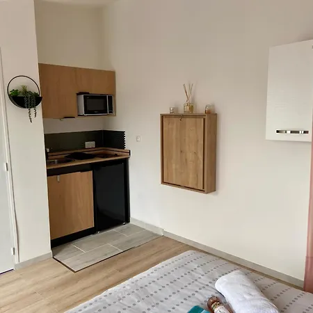 Maisonnette Cosy Au Calme Terrasse Local Vélo Сasa de vacaciones *