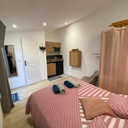 Maisonnette Cosy Au Calme Terrasse Local Vélo * Rochefort (Charente-Maritime)